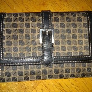 Nine & Company Black and gray wallet